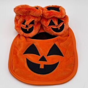 NWT Halloween Pumpkin Baby Bib‎ & Booties Set Orange Black Jack-o-Lantern Gift